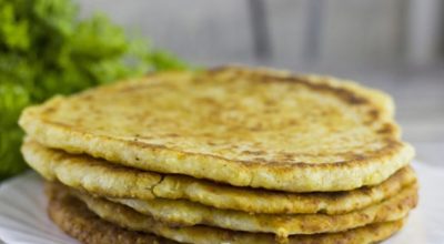 Сочные и хрустящие сырные лепешки за 15 минут – очень вкусно