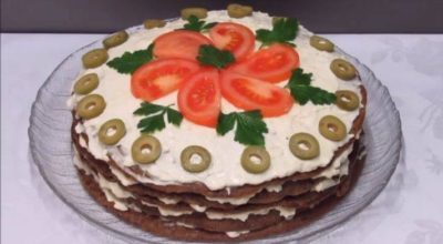 Печеночный тортик с грибами: простые продукты – шикарное блюдо